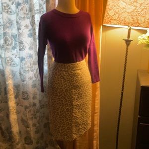Classy animal print midi skirt.